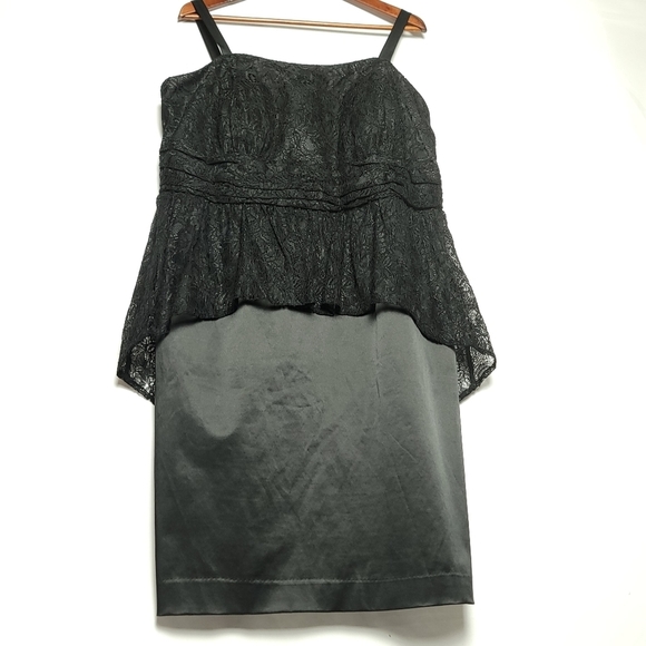 *****HOST PICK***Noir Lace/Satin Fit & Flare Hi-Low Mermaid Dress Sz 14 Blk **** - Picture 8 of 8